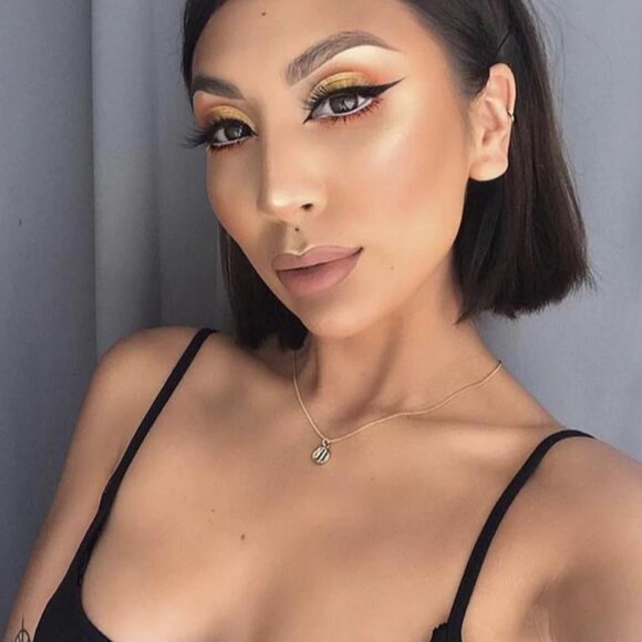 Beauty Creations | Cali Chic Eyeshadow Palette - Picture 4 of 7